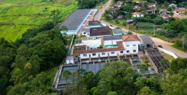 Notícia - Casan limpa principal reservatório de Criciúma