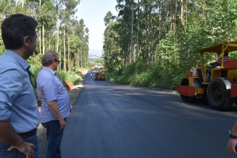 Notícia - Fase de conclusão no asfalto entre Siderópolis e Criciúma