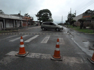 Notícia - Em protesto, moradores bloqueiam rua no bairro Brasília