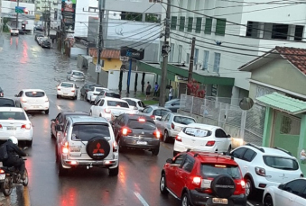 Notícia - A chuva e o problema na Rua Santa Catarina