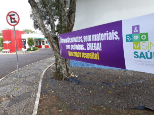 Notícia - Sindisaúde protesta em frente ao Hospital Materno Santa Catarina