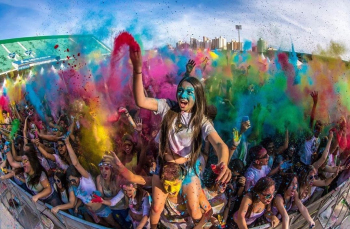 Notícia - Inspirada no Holi, Festa das Cores vem a Criciúma no próximo domingo