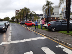 Notícia - Engavetamento de cinco veículos na Centenário