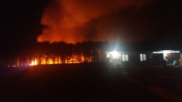 Notícia - Incêndio de grandes proporções atinge vegetação em Balneário Gaivota