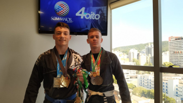 Notícia - Medalhistas de Jiu Jitsu buscam investimento para disputa de campeonatos 