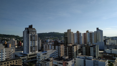 Notícia - Segunda-feira de calor na região 