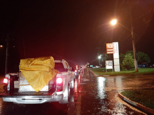 Notícia - Chuva e longas filas para chegar ao Balneário Rincão