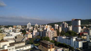 Notícia - Calor se estende até quinta-feira em Criciúma