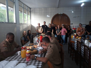 Notícia - Igreja Universal do Reino de Deus realiza projeto de valorização do Policial Militar