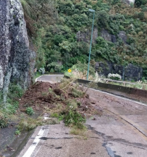 Notícia - Ao invés da ordem de serviço para obras, Serra recebe mais um deslizamento 