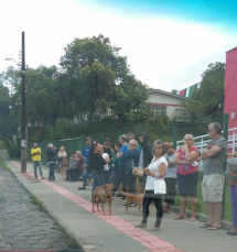 Notícia - Moradores fazem fila para agendamento em posto da Vila Zuleima 