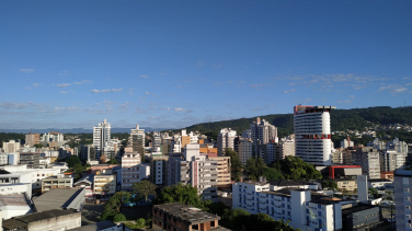 Notícia - Domingo de sol e pancadas de chuva de verão no sul catarinense 