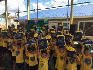 Notícia - LBV entrega 168 kits escolares para alunos em vulnerabilidade social de Criciúma