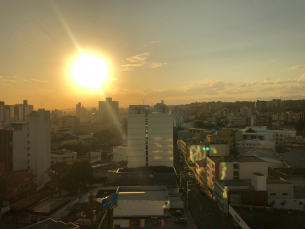 Notícia - Vai dar praia no fim do carnaval: temperatura chega aos 33° na terça