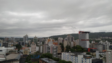 Notícia - Quarta-feira de cinzas chuvosa em todo o sul catarinense