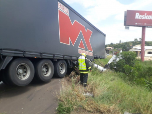 Notícia - Saída de pista na BR-101 deixa dois feridos