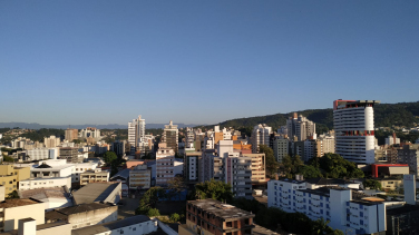 Notícia - Fim de semana de sol e chuva no sul catarinense 