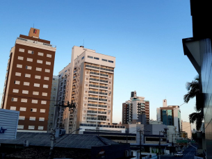 Notícia - Quarta-feira será de calor, antes da chegada da frente fria