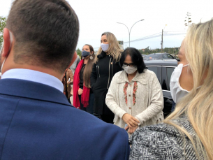 Notícia - Damares visita Abadeus e Bairro da Juventude em Criciúma