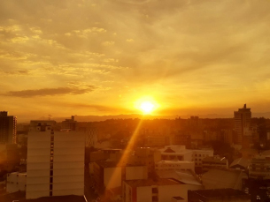 Notícia - Tarde de quarta-feira chegou a 31ºC na região