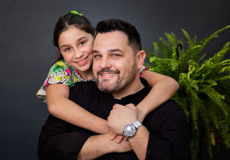 Notícia - Chef Saimon Novack faz live com a filha de 10 anos para o Dia dos Pais