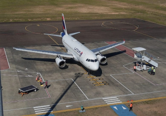 Notícia - Latam volta a operar voos no Aeroporto de Jaguaruna 