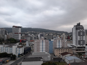 Notícia - Frente fria esfria o tempo e traz ventos para o sul catarinense 