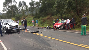 Notícia - Acidente envolvendo três carros é registrado entre Orleans e São Ludgero