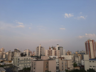 Notícia - Temperatura alta para sábado, domingo chega frente fria