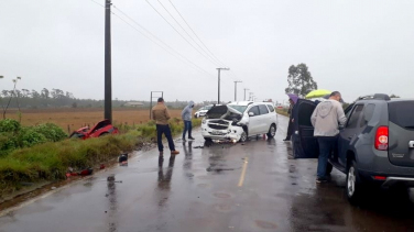 Notícia - Grave acidente entre BR-101 e Balneário Esplanada