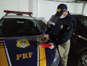 Notícia - Após perseguição, PRF prende dois homens com meio kg de maconha