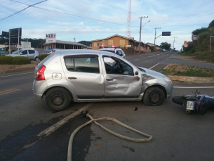 Notícia - Acidente envolvendo carro e moto é registrado na serra catarinense