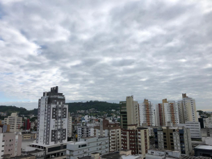 Notícia - Sem previsão de chuva e máximas de 30ºC até o Natal 