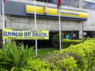 Notícia - Funcionários do Banco do Brasil entram em greve nacional por conta de “reestruturação”