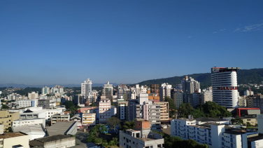 Notícia - Terça-feira de muito sol e com máximas de até 34ºC