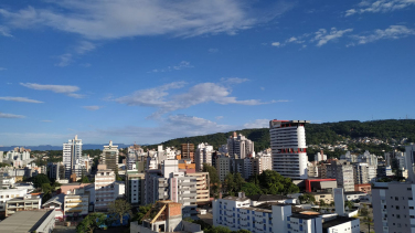 Notícia - Semana de sol, temperaturas não tão altas e pancadas de chuva no sul catarinense