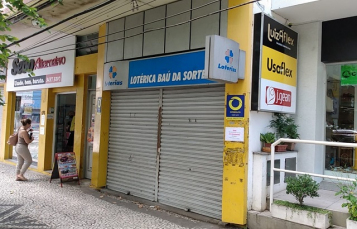 Notícia - De cara na porta dos bancos e lotéricas