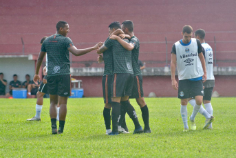 Notícia - Time da Raça bate o Grêmio em jogo-treino disputado em Nova Veneza