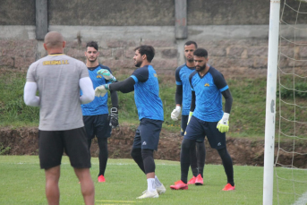 Notícia - Na disputa pela camisa 1, Alisson espelha-se em seu xará: o goleiro do Liverpool