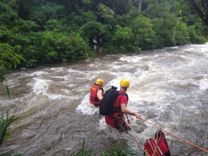 Notícia - Casal é resgatado em trilha de Treviso