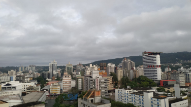 Notícia - Sexta-feira com risco de temporais e fim de semana de sol na região 