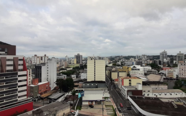 Notícia - Semana de tempo nublado e abafado