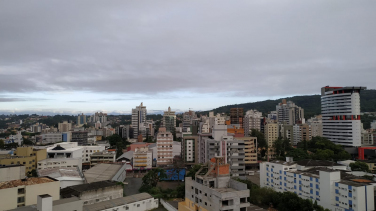 Notícia - Fim de semana será de muito calor e termômetros poderão passar de 35ºC