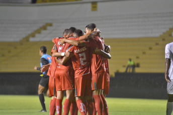 Notícia - Próspera vence a segunda no Catarinense