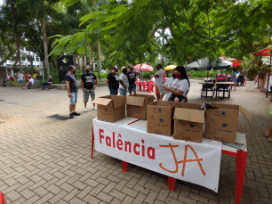 Notícia - Mineiros da Carbonífera Criciúma fazem manifestação na Praça