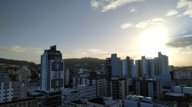 Notícia - Ciclone extratropical faz tempo ficar instável e chuvoso no sul catarinense 