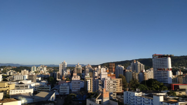 Notícia - Fim de semana de muito sol e com máximas de até 35ºC no sul de SC