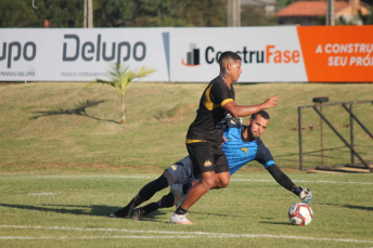 Notícia - Treino tem cobrança por tomadas de decisões rápidas e melhora nas finalizações