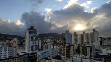 Notícia - Semana de chuva, sol e temperaturas amenas em Criciúma e região