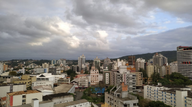 Notícia - Feriado de Tiradentes será frio, nublado e chuvoso no sul de Santa Catarina 